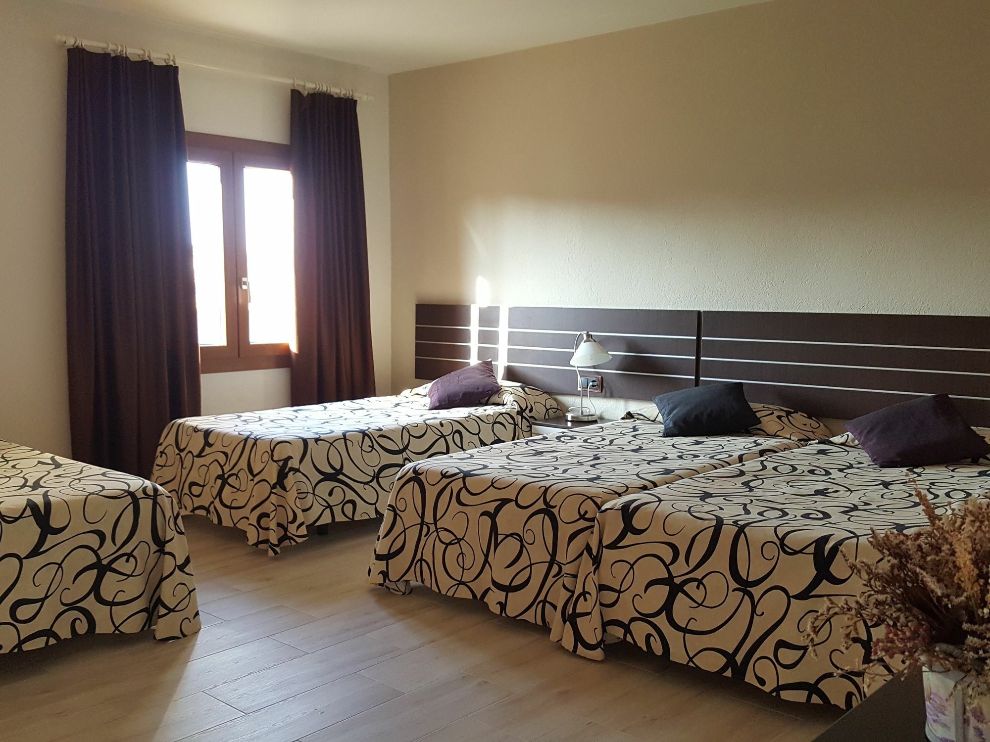 Fonda Mitja Hotel ตอร์โรเอยา เด มอนต์กรี ภายนอก รูปภาพ