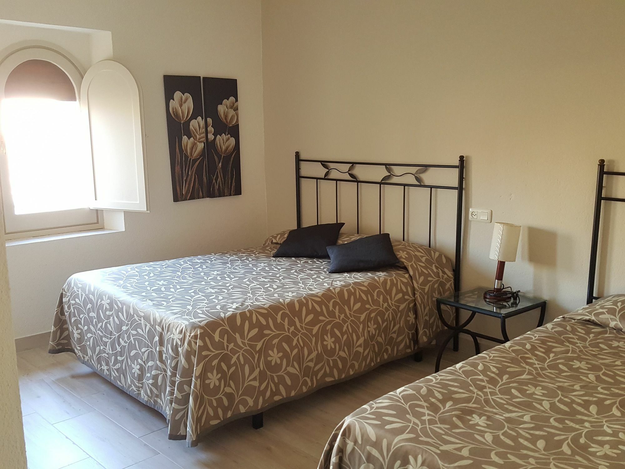 Fonda Mitja Hotel ตอร์โรเอยา เด มอนต์กรี ภายนอก รูปภาพ